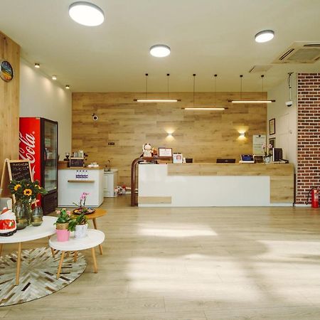 J Hotel Шанхай Екстер'єр фото