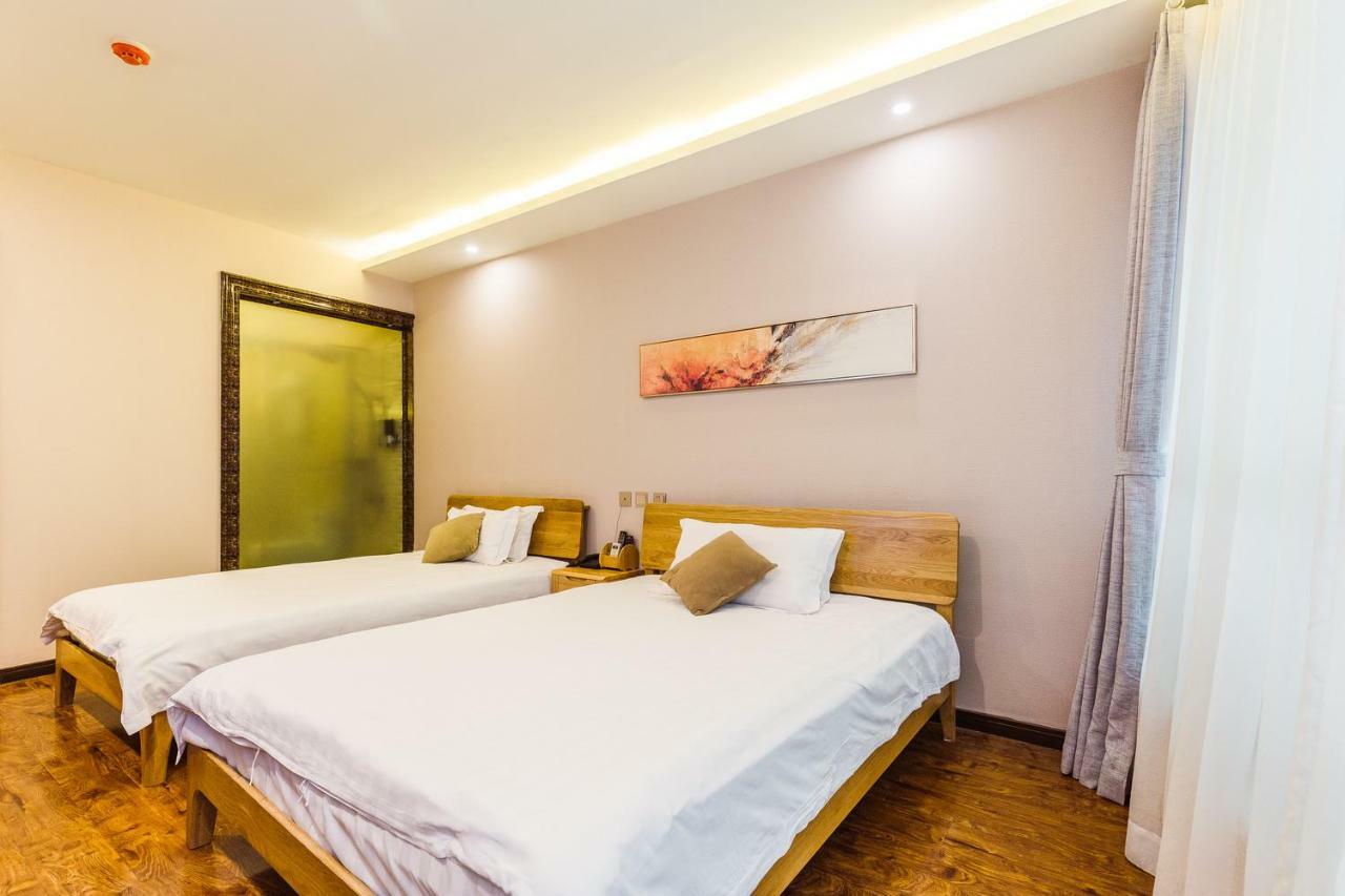 J Hotel Шанхай Екстер'єр фото