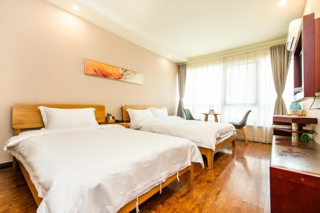 J Hotel Шанхай Екстер'єр фото